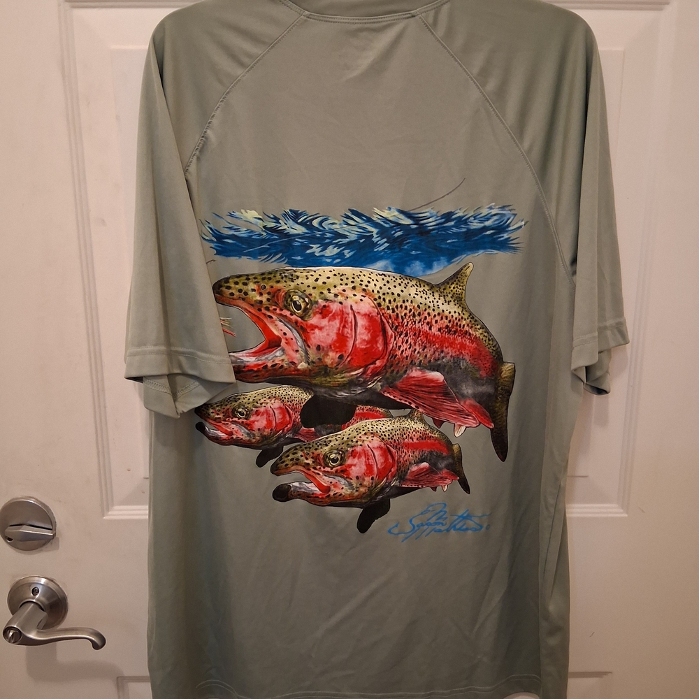 Men's Short Sleeve Tee with Fish Graphic - Olive